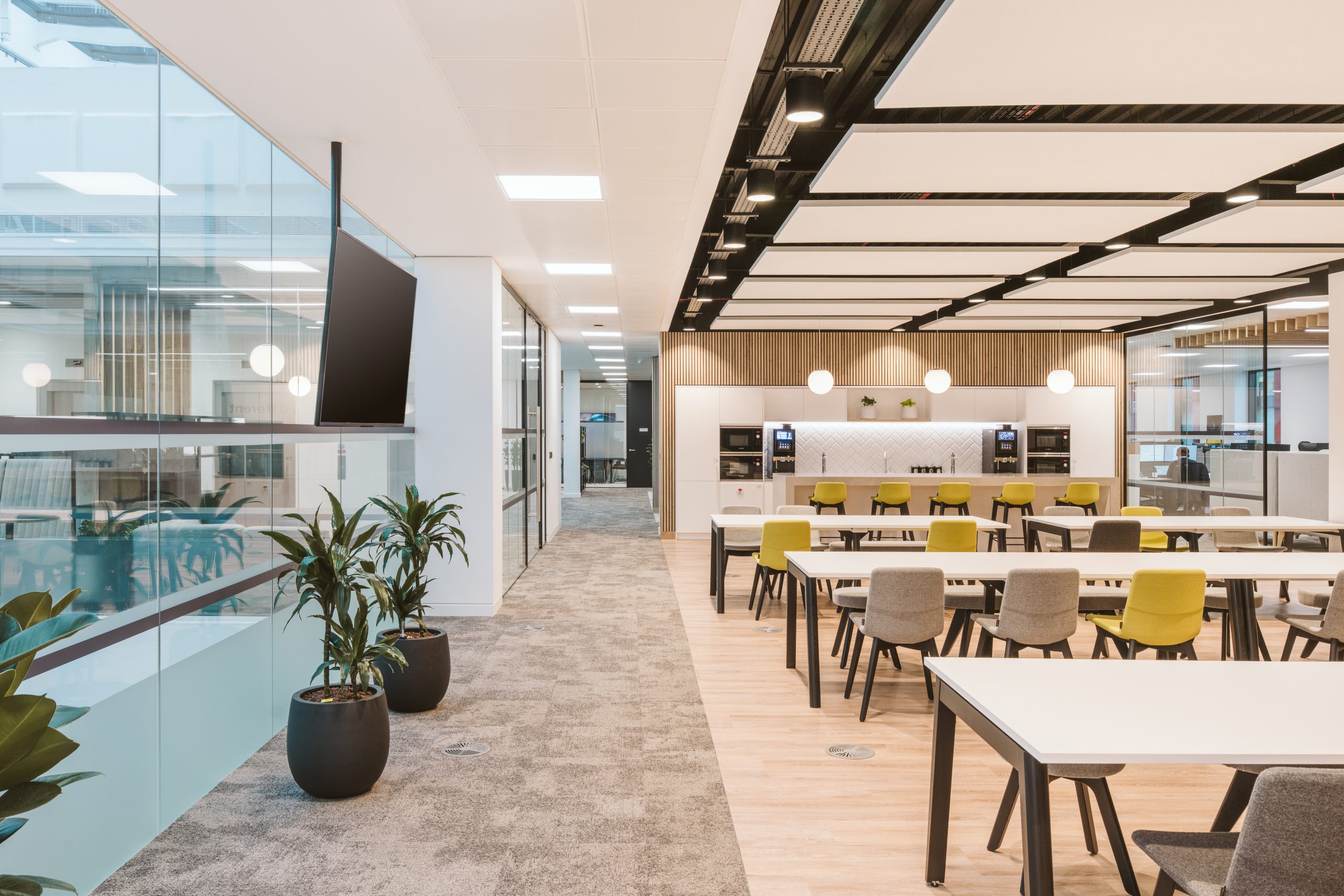 https://hop-interiors.s3.eu-west-2.amazonaws.com/wp-content/uploads/2025/03/05104316/HOP_MottMacDonaldCroydon_HighRes-109-scaled.jpg
